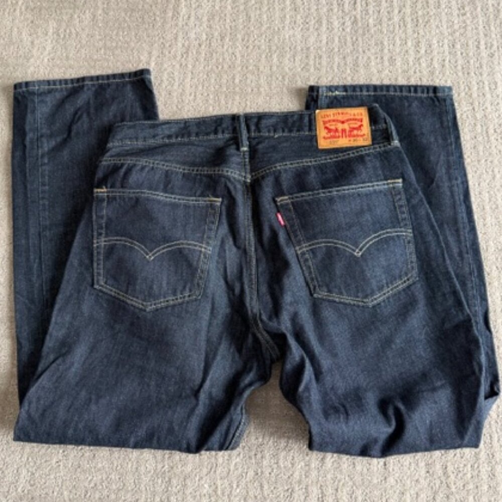 Levi's 559 dark wash straight leg jeans 36W 32L - Picture 2 of 3